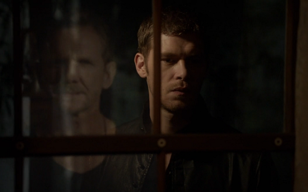 The Originals 2x02 Klaus undaggers Kol (Flashback Elijah, Klaus & Kol) on  Make a GIF