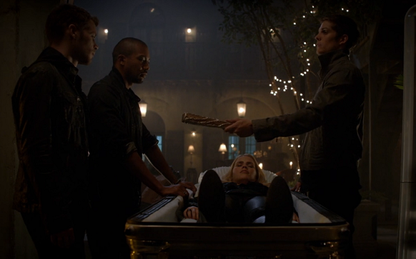 The Originals' Season 1 Spoilers — Rebekah, Casket Girl Myth – TVLine